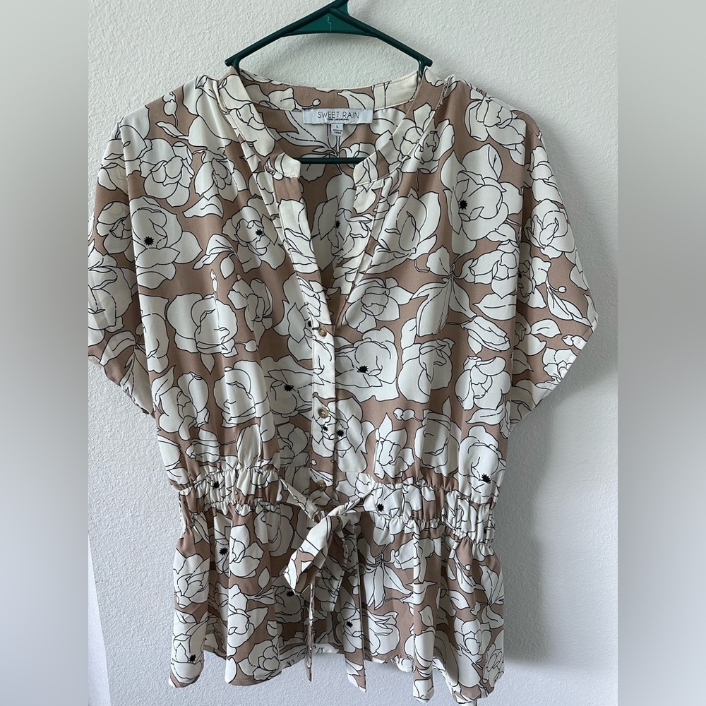 Sweet Rain Floral Button-Up Blouse in Brown and White